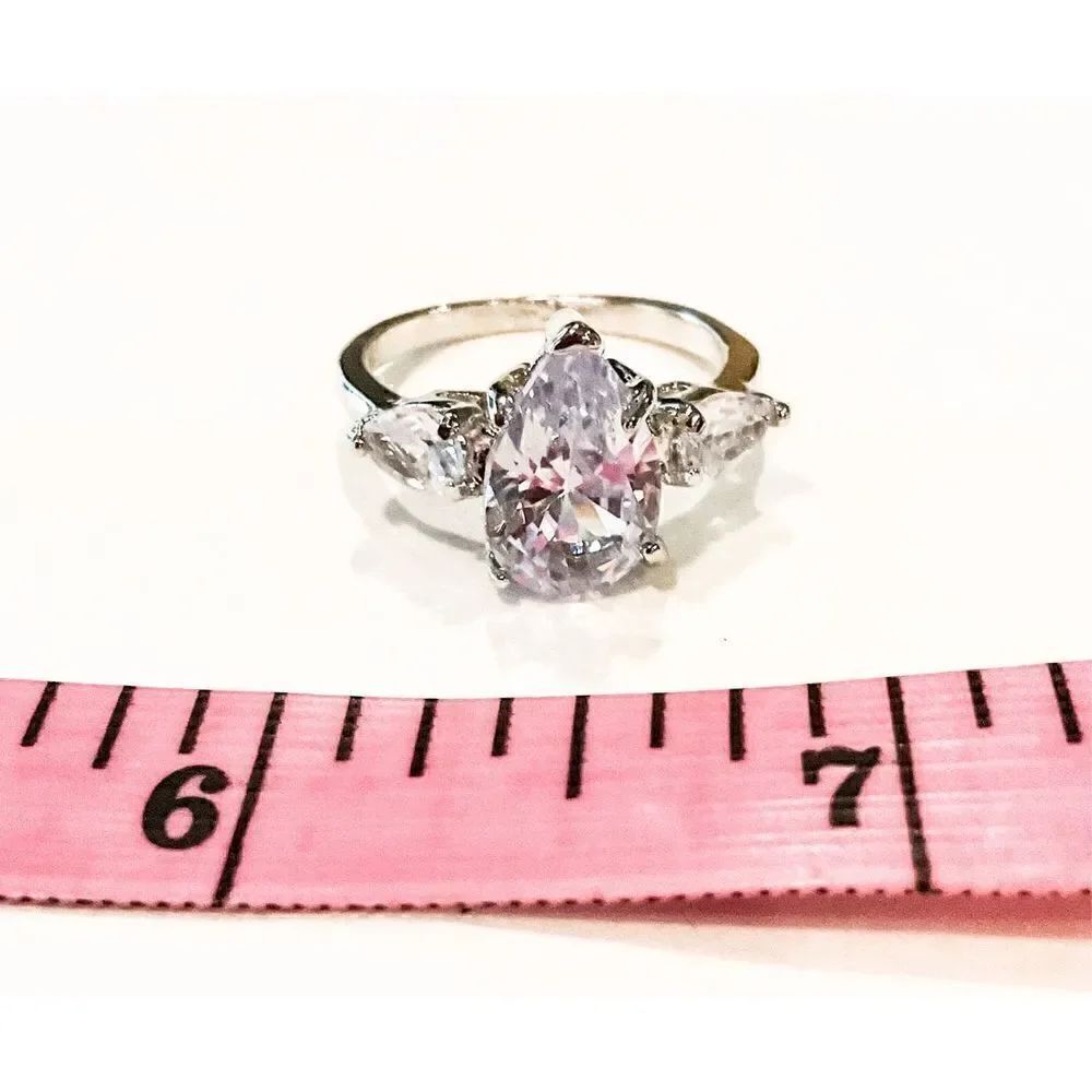 Beautiful Pear Stone Ring - Picture 2 of 3